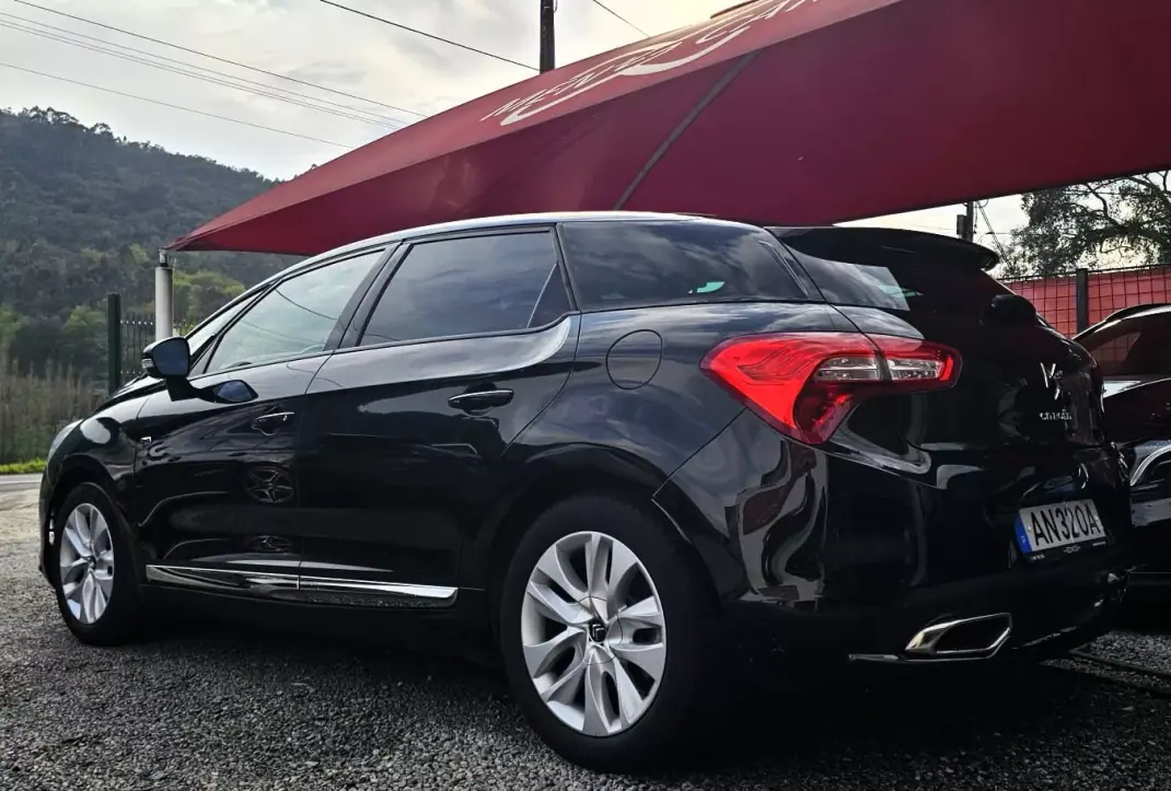 Citroën DS5 2014 - 13999 EUR, 160000 km - AUTO.MOTO.pt - 160000km - foto 4 de 29