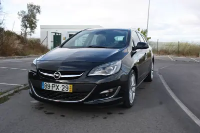 Opel Astra Caravan 2015 — foto 2 de 17