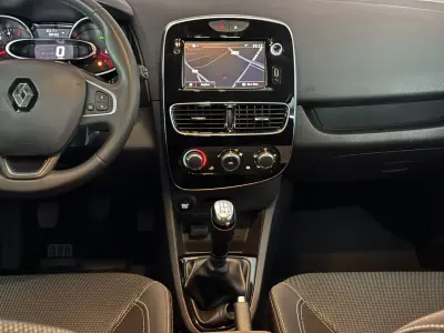 Renault Clio 2017 - 11990 EUR, 103171 km - AUTO.MOTO.pt - 103171km - foto 18 de 20