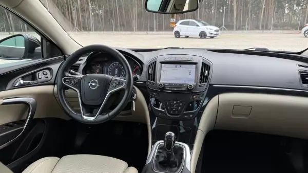 Opel Insignia 2016 - 12500 EUR, 164000 km - AUTO.MOTO.pt - 164000km - foto 24 de 61
