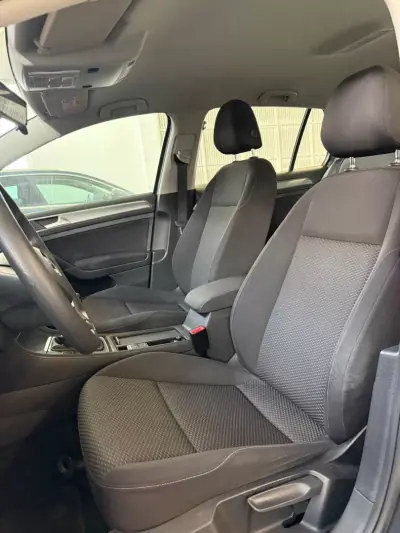 Volkswagen Golf 2018 - 14900 EUR, 138000 km - AUTO.MOTO.pt - 138000km - foto 8 de 9