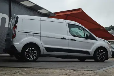 Ford Transit Connect 2021 - 19880 EUR, 69888 km - AUTO.MOTO.pt - 69888km - foto 5 de 33