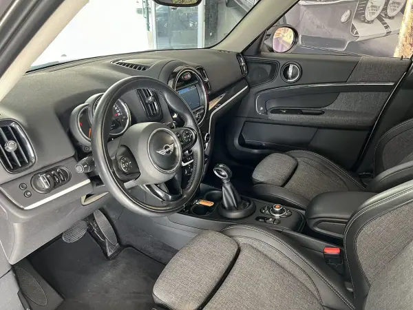 MINI Countryman 2018 - 17800 EUR, 135541 km - AUTO.MOTO.pt - 135541km - foto 6 de 23