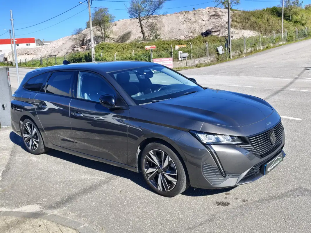 Peugeot 308 2022 - 19500 EUR, 130000 km - AUTO.MOTO.pt - 130000km - foto 15 de 37