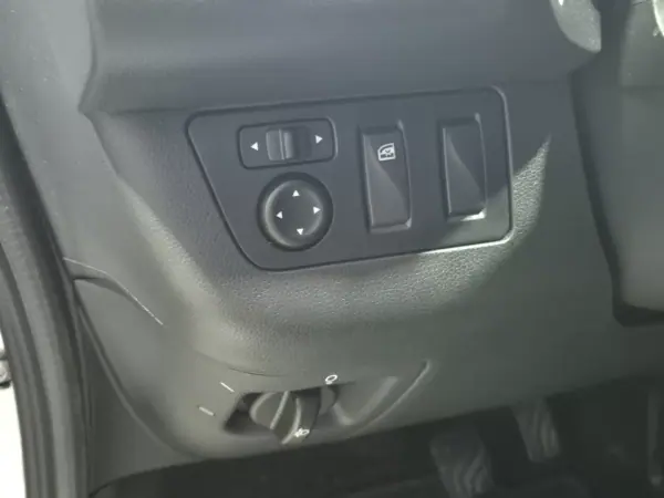 Dacia Spring 2023 - 14000 EUR, 13500 km - AUTO.MOTO.pt - 13500km - foto 13 de 22