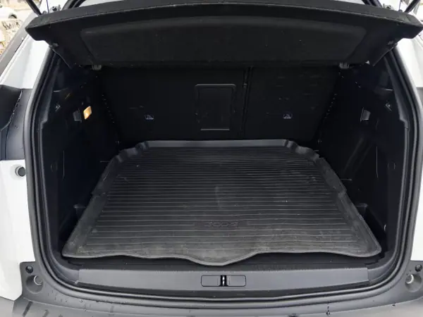 Peugeot 3008 2022 - 21990 EUR, 153000 km - 153000km - foto 13 de 50