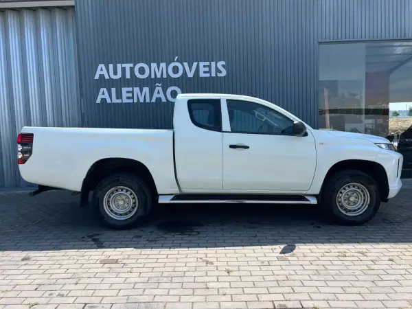 Mitsubishi L 200 King Cab 2022 - 32750 EUR, 86914 km - AUTO.MOTO.pt - 86914km - foto 7 de 16