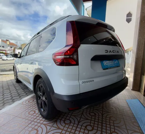 Dacia Jogger 2025 - 18950 EUR, 41000 km - AUTO.MOTO.pt - 41000km - foto 8 de 26
