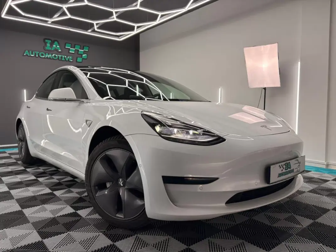 Tesla Model 3 2020 - 19500 EUR, 175000 km - AUTO.MOTO.pt - 175000km - foto 4 de 19