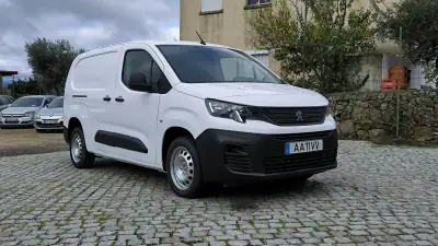 Peugeot PARTNER GIRAFON 2020 - 14490 EUR, 113847 km - AUTO.MOTO.pt - 113847km - foto 2 de 10