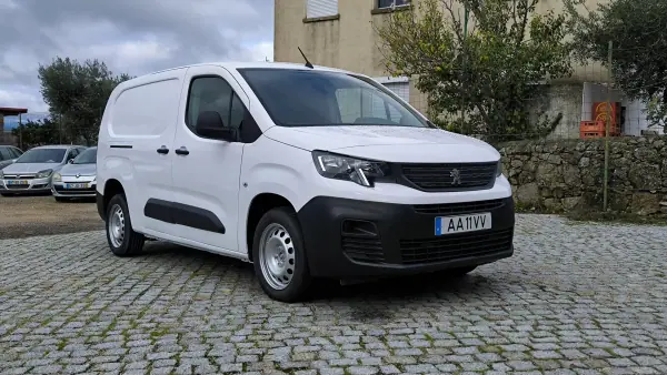 Peugeot PARTNER GIRAFON 2020 - 14490 EUR, 113847 km - AUTO.MOTO.pt - 113847km - foto 2 de 10