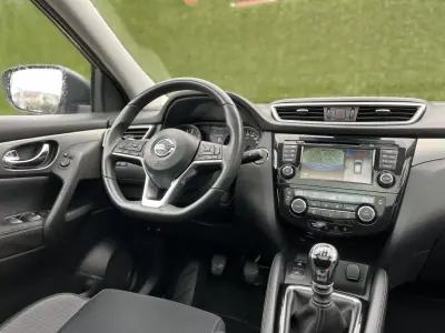 Nissan Qashqai 2017 - 18500 EUR, 128000 km - AUTO.MOTO.pt - 128000km - foto 14 de 27