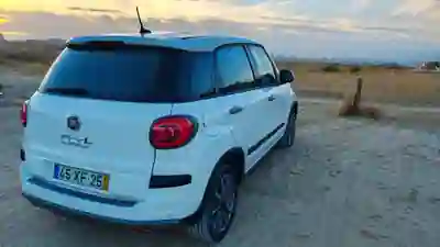 Fiat 500L 2019 - 10950 EUR, 102000 km - AUTO.MOTO.pt - 102000km - foto 4 de 13