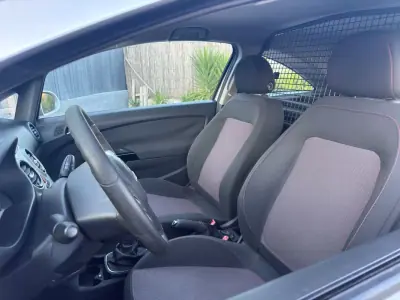 Opel 2007 - 4250 EUR, 139900 km - AUTO.MOTO.pt - 139900km - foto 6 de 17