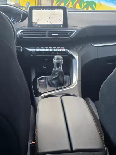 Peugeot 3008 2019 - 13900 EUR, 198000 km - AUTO.MOTO.pt - 198000km - foto 45 de 58