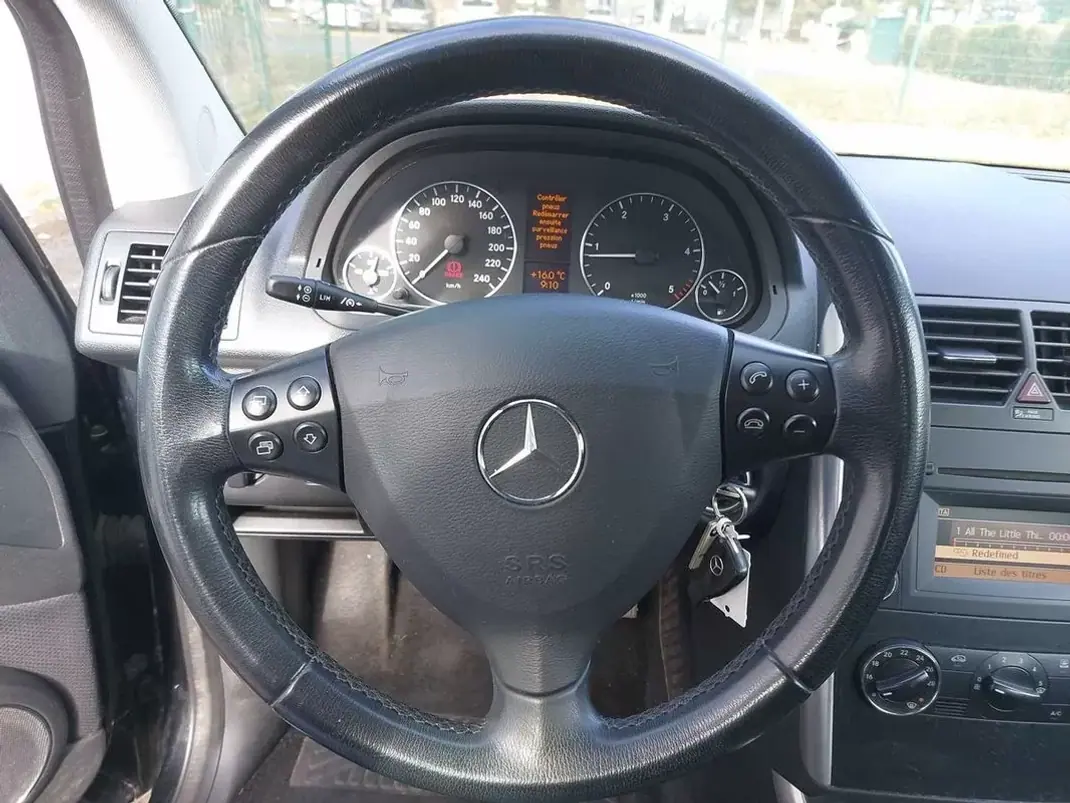 Mercedes-Benz A 200 2010 - 7890 EUR, 186918 km - 186918km - foto 5 de 11