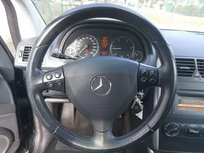 Mercedes-Benz A 200 2010 - 7890 EUR, 186918 km - 186918km - foto 5 de 11