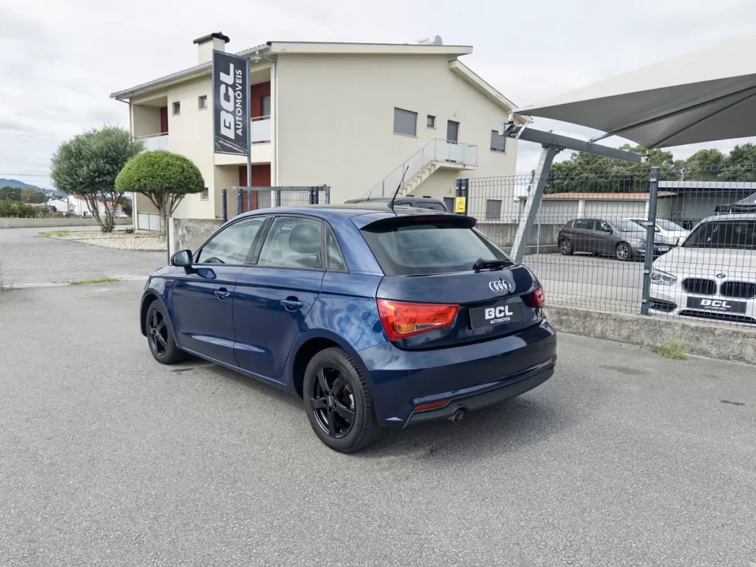 Audi A1 Sportback 2015 - 11990 EUR, 172000 km - 172000km - foto 5 de 39
