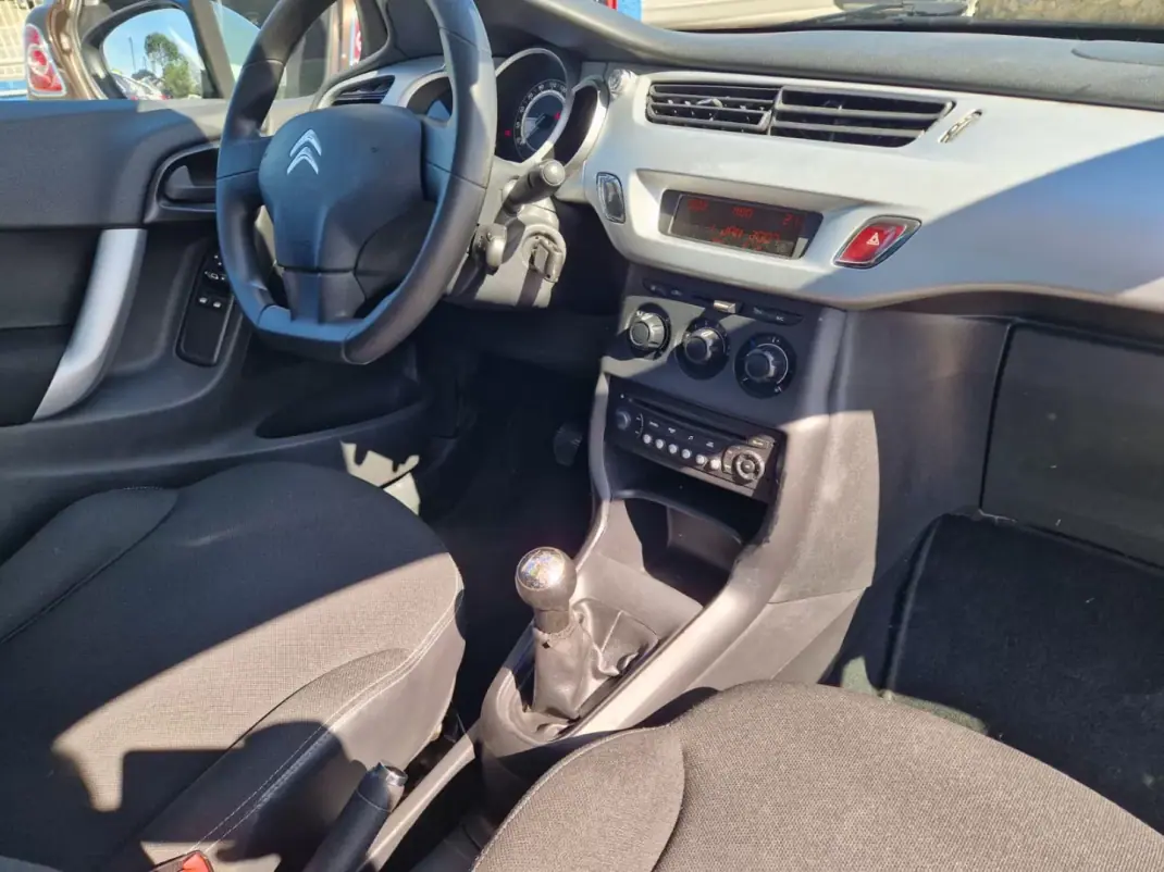 Citroën C3 2015 - 7750 EUR, 87000 km - AUTO.MOTO.pt - 87000km - foto 5 de 8