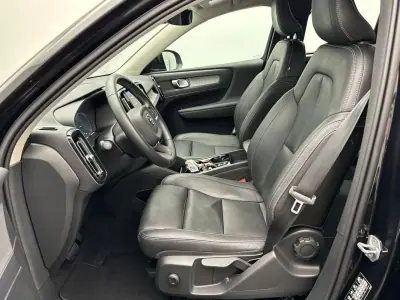 Volvo XC 40 2021 - 27990 EUR, 85029 km - AUTO.MOTO.pt - 85029km - foto 7 de 13