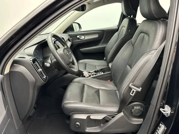 Volvo XC 40 2021 - 27990 EUR, 85029 km - AUTO.MOTO.pt - 85029km - foto 7 de 13