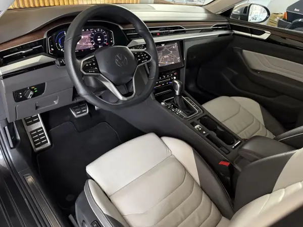 Volkswagen Arteon Shooting Brake 2021 - 23500 EUR, 168600 km - AUTO.MOTO.pt - 168600km - foto 35 de 144