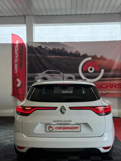 Renault Mégane 2022 - 14900 EUR, 104000 km - AUTO.MOTO.pt - 104000km - foto 4 de 9