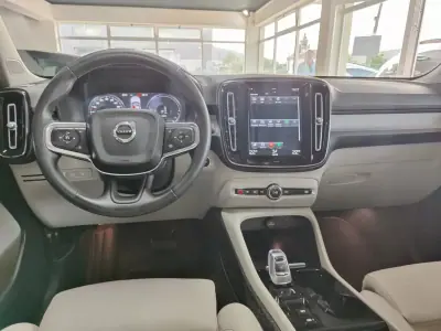 Volvo XC 40 2020 - 28250 EUR, 45500 km - AUTO.MOTO.pt - 45500km - foto 35 de 35