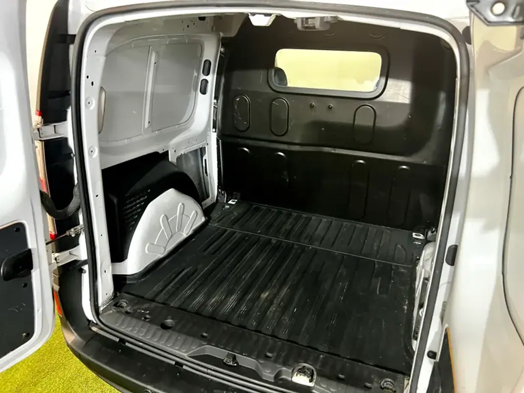 Renault KANGOO EXPRESS 1.5 DCI BUSINESS 3 L S/S 2015 - 7700 EUR, 226000 km - AUTO.MOTO.pt - 226000km - foto 5 de 23