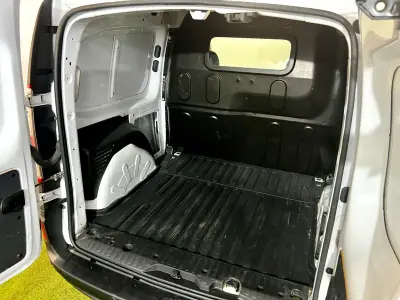 Renault KANGOO EXPRESS 1.5 DCI BUSINESS 3 L S/S 2015 - 7700 EUR, 226000 km - AUTO.MOTO.pt - 226000km - foto 5 de 23