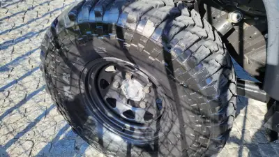 Land Rover Defender 2001 - 35000 EUR, 81787 km - AUTO.MOTO.pt - 81787km - foto 27 de 57