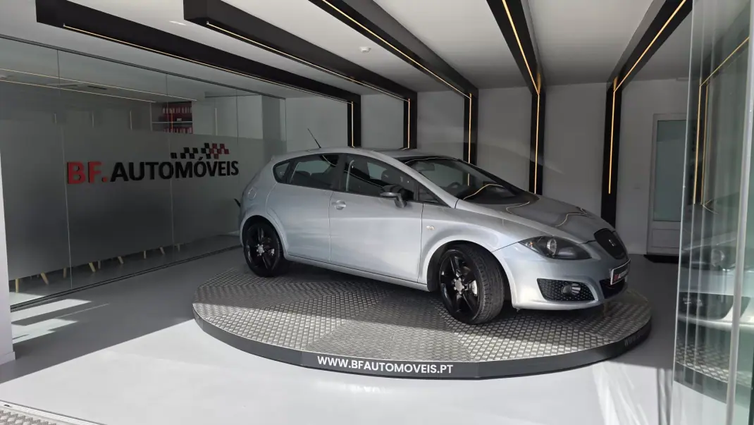 SEAT Leon 2011 - 8900 EUR, 188295 km - AUTO.MOTO.pt - 188295km - foto 10 de 52