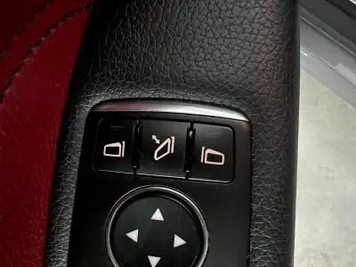 Mercedes-Benz E 220 2015 - 24999 EUR, 161900 km - AUTO.MOTO.pt - 161900km - foto 22 de 135