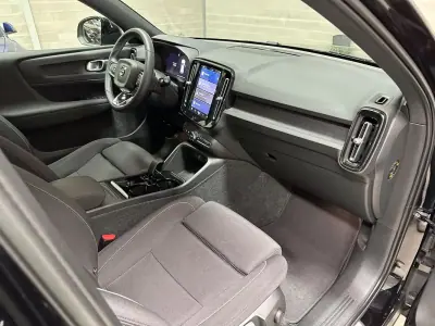 Volvo XC 40 2023 - 29950 EUR, 49881 km - AUTO.MOTO.pt - 49881km - foto 10 de 48