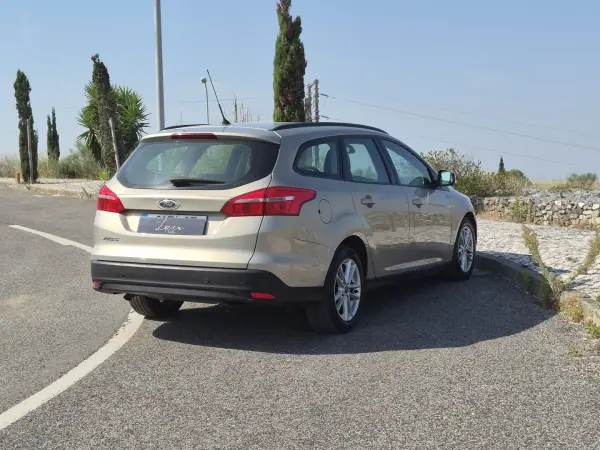 Ford Focus SW 2016 - 10250 EUR, 142148 km - 142148km - foto 4 de 20