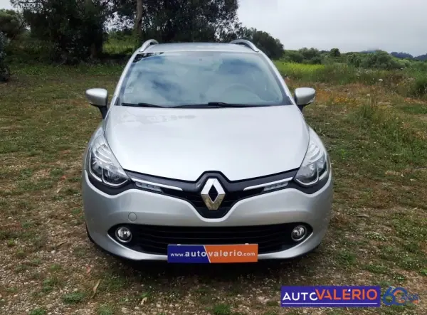 Renault Clio Sport Tourer 2017 - 10950 EUR, 89416 km - AUTO.MOTO.pt - 89416km - foto 2 de 17