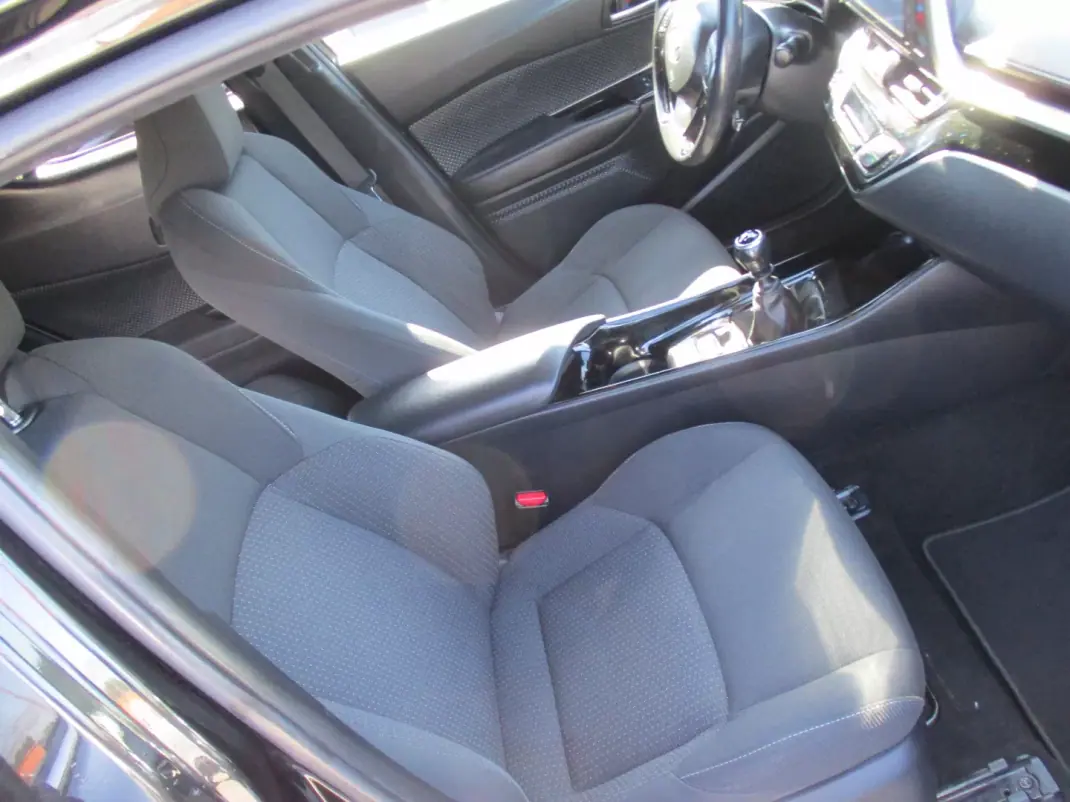 Toyota C-HR 2019 - 17790 EUR, 139185 km - 139185km - foto 20 de 23
