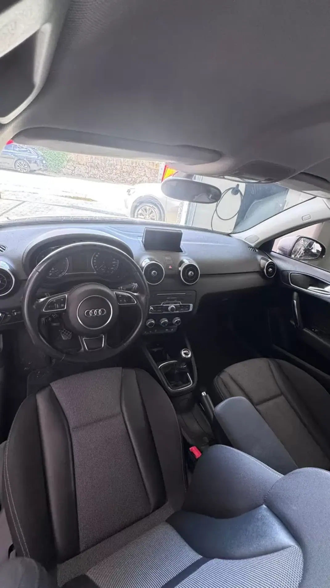 Audi A1 2018 - 14900 EUR, 132000 km - AUTO.MOTO.pt - 132000km - foto 7 de 10
