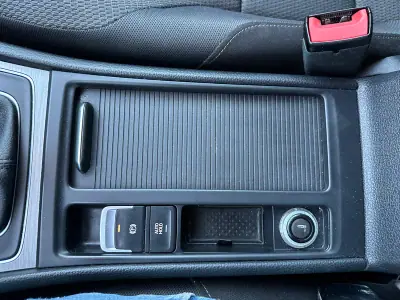 Volkswagen Golf Variant 2015 - 14000 EUR, 161500 km - AUTO.MOTO.pt - 161500km - foto 38 de 55