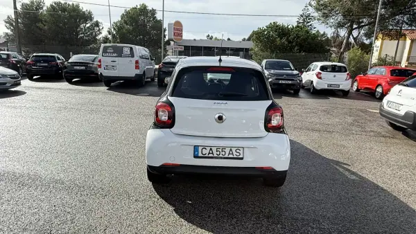 Smart ForFour 2017 - 11490 EUR, 22359 km - AUTO.MOTO.pt - 22359km - foto 32 de 48