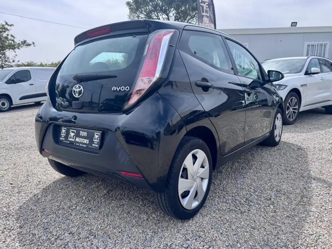 Toyota Aygo 2017 - 9750 EUR, 94443 km - 94443km - foto 4 de 19