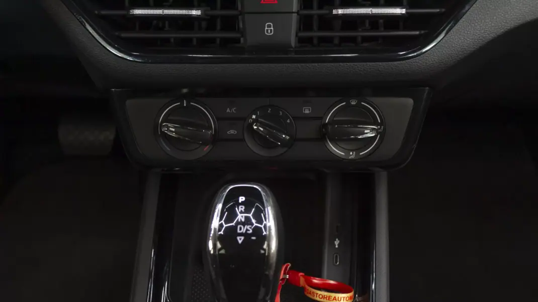 Skoda Kamiq 2024 - 18850 EUR, 54000 km - AUTO.MOTO.pt - 54000km - foto 32 de 33