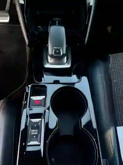 Peugeot 208 2019 - 13900 EUR, 75000 km - AUTO.MOTO.pt - 75000km - foto 14 de 19