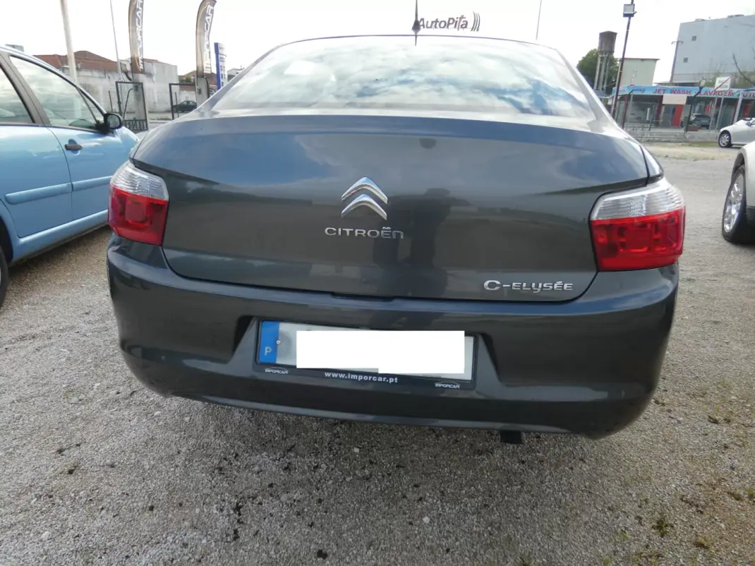 Citroën C-Elysée 2013 - 6750 EUR, 220000 km - AUTO.MOTO.pt - 220000km - foto 12 de 13