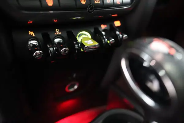 MINI Countryman 2018 - 23500 EUR, 102395 km - AUTO.MOTO.pt - 102395km - foto 17 de 31