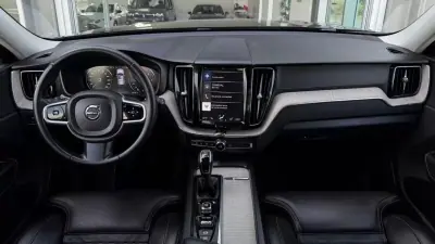 Volvo XC 60 2020 - 34999 EUR, 59321 km - AUTO.MOTO.pt - 59321km - foto 12 de 38
