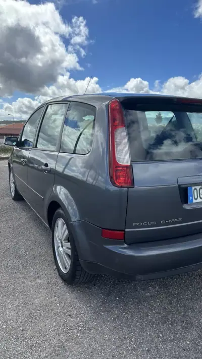 Ford C-Max 2004 - 2750 EUR, 280000 km - AUTO.MOTO.pt - 280000km - foto 12 de 21