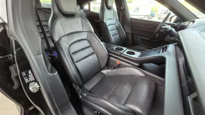 Porsche Taycan 2021 - 54500 EUR, 141090 km - AUTO.MOTO.pt - 141090km - foto 21 de 30