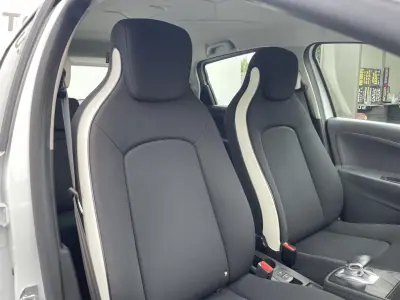 Renault Zoe 2020 - 14800 EUR, 56840 km - AUTO.MOTO.pt - 56840km - foto 18 de 42