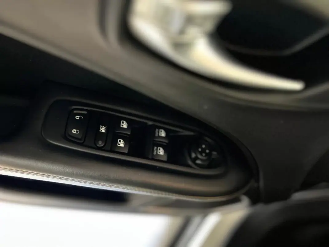 Jeep Compass 2018 - 15250 EUR, 146200 km - 146200km - foto 16 de 29